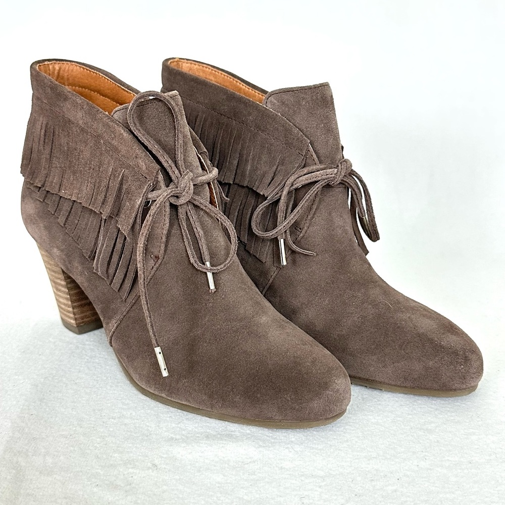 GENTLE SOULS by Kenneth Cole Bettie Taupe Suede Heeled Fringed Booties, Size 5.5